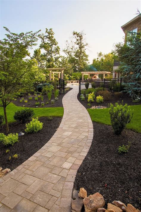 Fascinating Inspiration Modern Walkways Pavers For Front Yard Ideas 2 ...