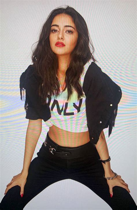 Ananya Panday sets hearts racing in electric blue tube top, see ...