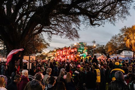 Mardi Gras in New Orleans: The local vs tourist experiences ...