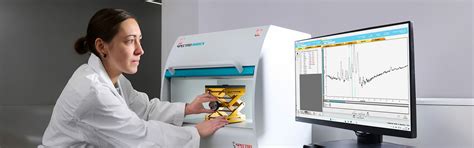 Non-destructive material analysis with XRF