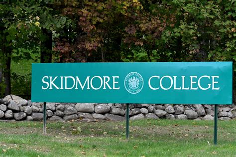 Skidmore College non-tenure-track faculty approve first union contract