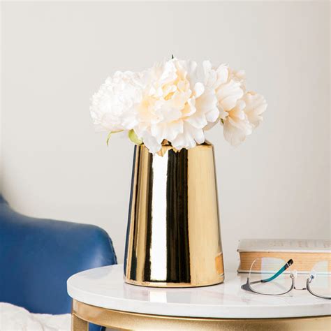 Modern Ceramic Vase Gold Online - Premium Vase | Nestasia