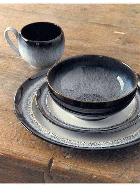 Halo 16-Piece Stoneware Dinnerware Set