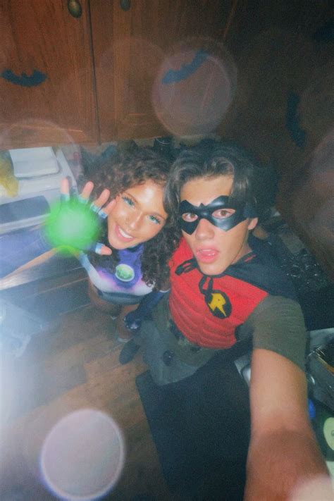 couples costume starfire and robin | Halloween costumes for teens, Cute ...