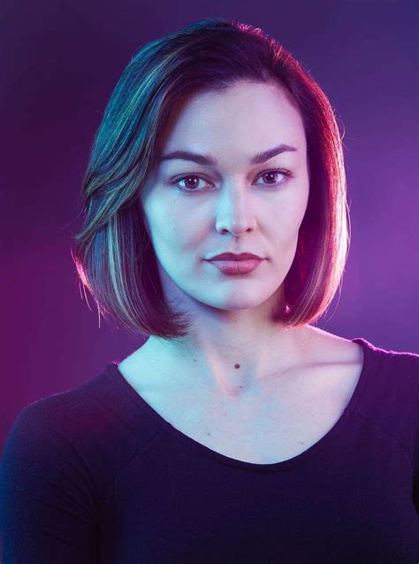 Melanie Stone: Net Worth, Husband & More! (Rory Culkin Link?)