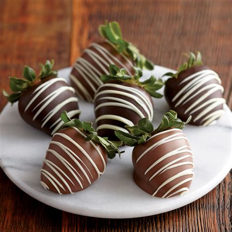Hand-Dipped Chocolate-Covered Strawberries | Chocolate Fruit Delivered