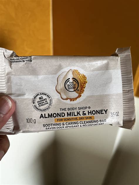 The Body Shop Almond Milk Cleansing Face and Body Bar, 100 G : Amazon ...