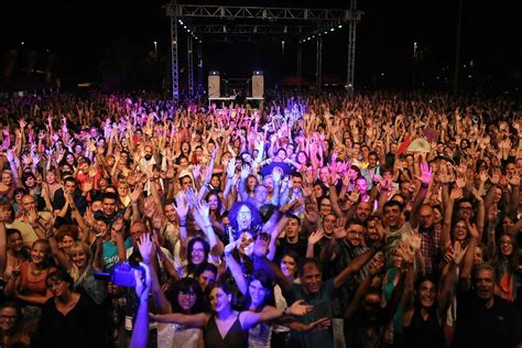 Estos son los artistas que actuarán en las barracas de las Fiestas de ...