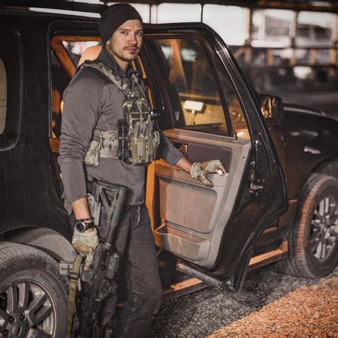 JTF2 Operator Dallas Alexander in Syria. [1440x1440] : r/MilitaryPorn