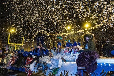 Frigid But Fun: The Rome Christmas Parade Brings Thousands To Broad ...