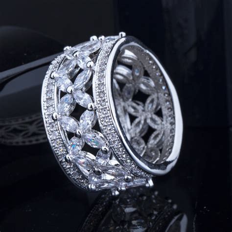 American diamonds hollow cut white gold luxury finger ring for girls ...
