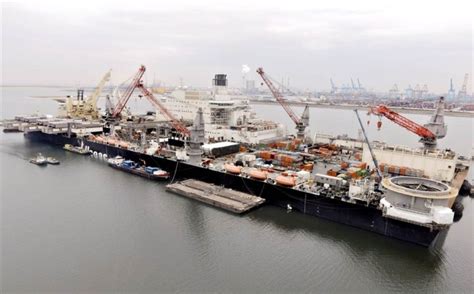 Pioneering Spirit Gets a Scrub Down - VesselFinder