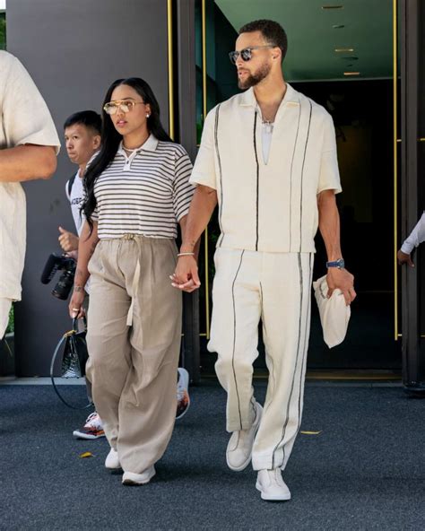 Stephen Curry surprises fans with ‘random collab’ with Michelle Obama’s ...