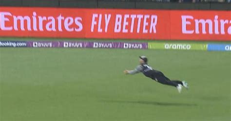 Watch: New Zealand’s Glenn Phillips takes early contender for catch of ...