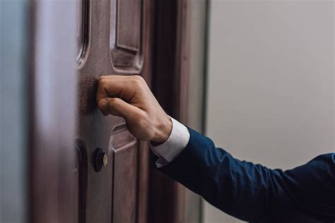 Des compagnies veulent cogner à votre porte