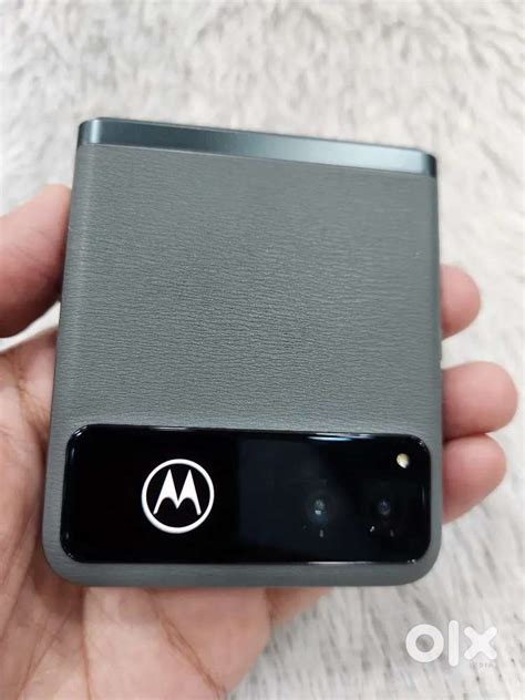 Motorola Razr 2023 5G 128GB AVAILABLE - Mobile Phones - 1817725897