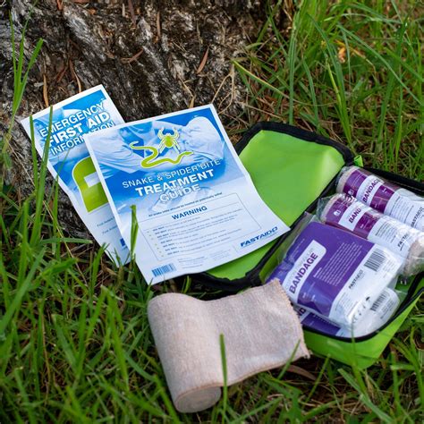 FastAid Snake And Spider Bite Green Soft Pack First Aid Kit - Bunnings ...