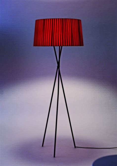 Tripode G5 Floor Lamp - Black | Atmosphere, Light, Monochromatic
