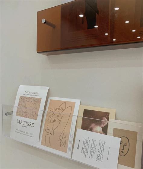 Minimalist Clear Wall Shelf Clutter Free Trendy Record Shelf ...