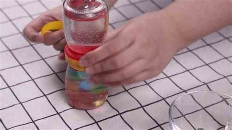 如何用玻璃瓶制作简单好玩的装饰品-百度经验