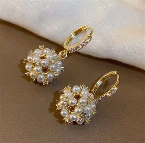 Earrings - Upto 50% to 80% OFF on Latest Earrings Designs Online For ...