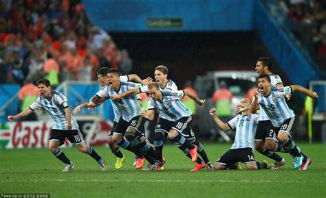 复盘：14年巴西世界杯半决赛阿根廷vs荷兰 荷兰点球大战惜败阿根廷_球天下体育