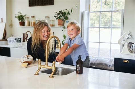 Animation About Plastic Problem for Children 的图像结果