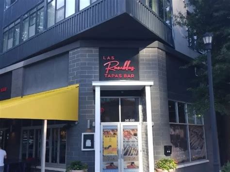 Storefront Signs 的图像结果