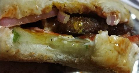 Street style chicken burger Recipe by Sabina Tabassum - Cookpad