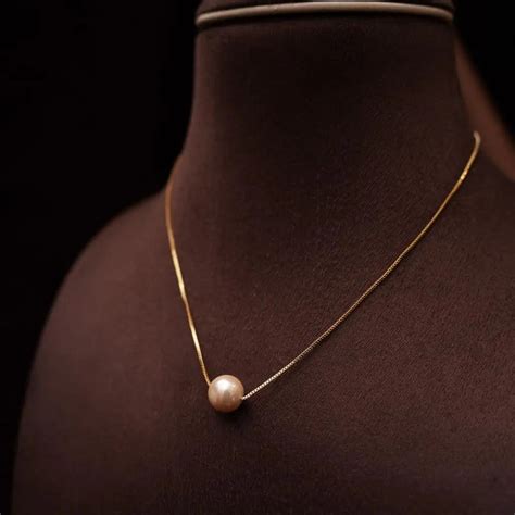 Shop Minimal Necklace for Women Online Starting @ ₹1,650