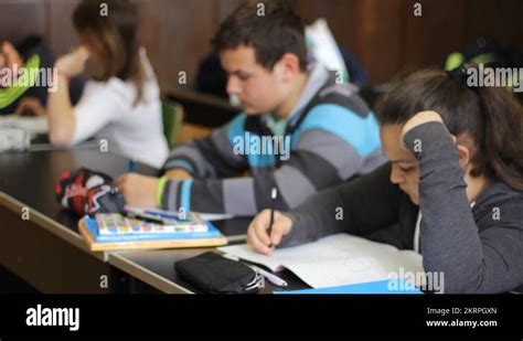 Kids Learning Class 的图像结果