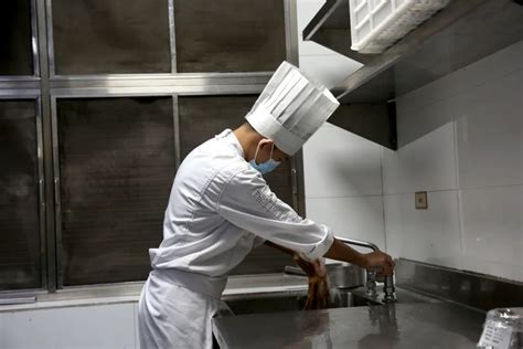 不锈钢双通打荷台，不锈钢厨房设备 - 上海三厨厨房设备有限公司
