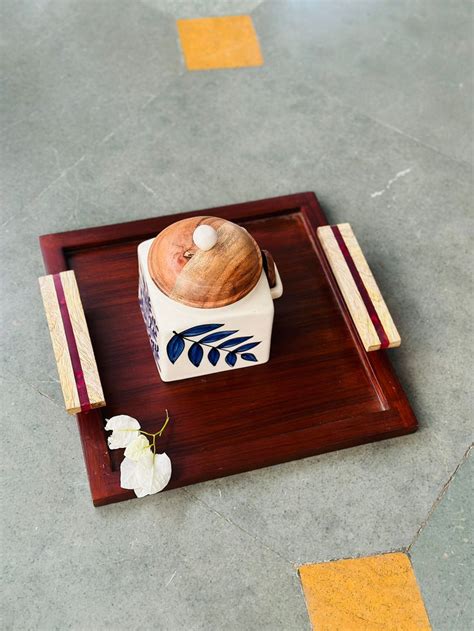 WOODEN STRIPPED TRAY – BLUE RIBBON
