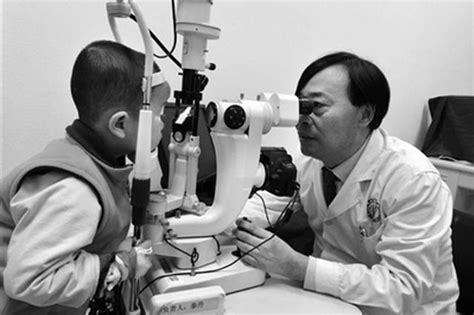 3岁男童感冒后双目失明 经过20多天治疗基本恢复视力_新浪陕西_新浪网