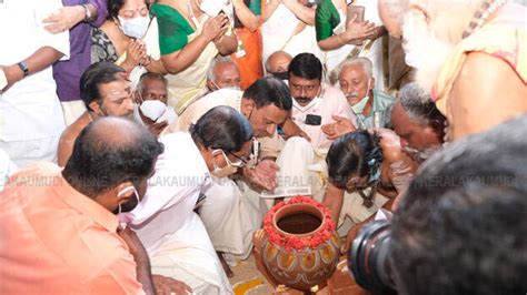 Women offer Attukal Pongala at homes - KERALA - GENERAL | Kerala ...