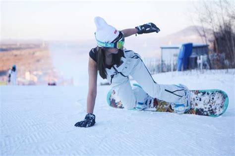 冬季吉林滑雪异常火爆，吉林四大滑雪场游客爆棚，附带攻略__凤凰网