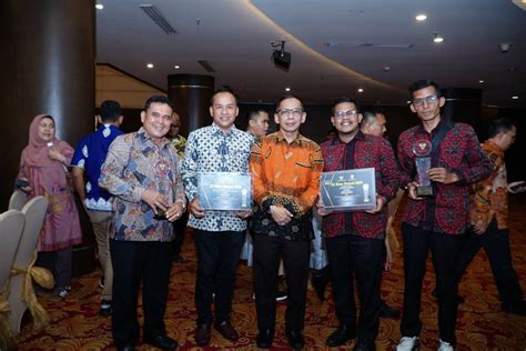 Pj. Bupati Kampar Diwakili Asisten III Setda Kampar Terima 4 ...