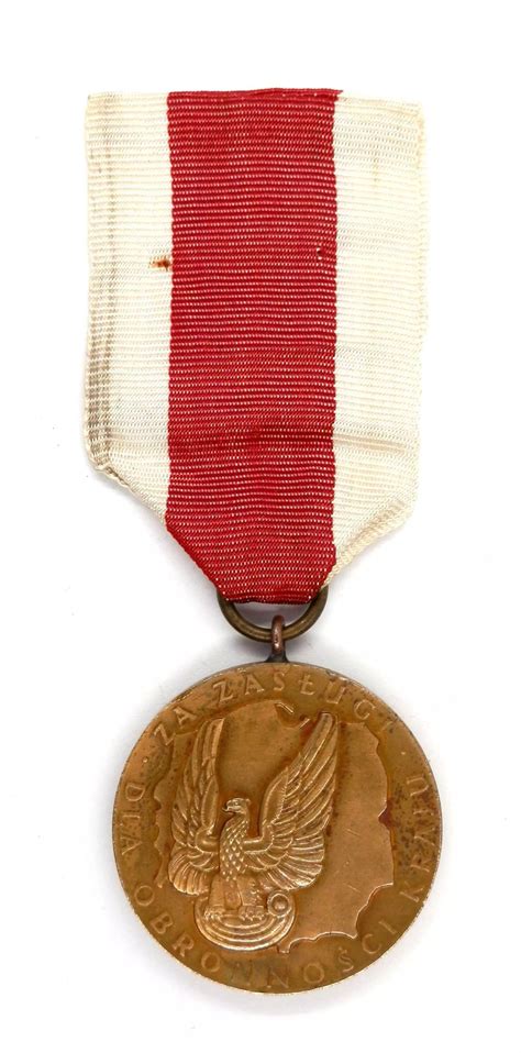 Polish National Defence Medal 1966 issue. in General / other