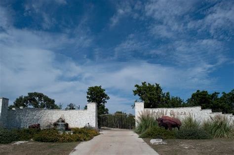 BUFFALO CREEK RANCH COTTAGES (Fredericksburg) - Cottage Reviews ...