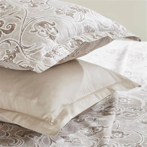 Buy TRIDENT Nectarsoft White Printed Cotton Super King Bedsheet Set ...