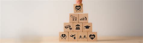 Credit Card Strategies: Maximize Perks & Rewards | AU Small Finance Bank