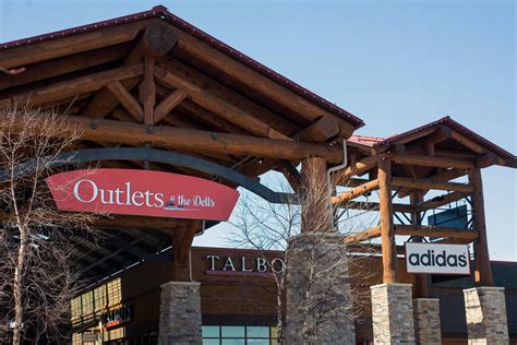 Outlets at the Dells - Lake Delton (English)
