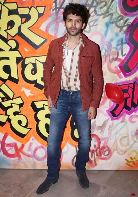 Kartik Aaryan’s winter jacket is a great layering option for the in ...