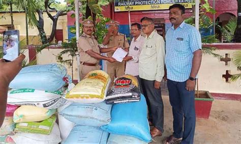 One ton of ration rice smuggled in trains seized | ரெயில்களில் கடத்திய ...
