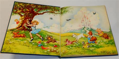 Lot - 1946 The Bumper Book by Watty Piper