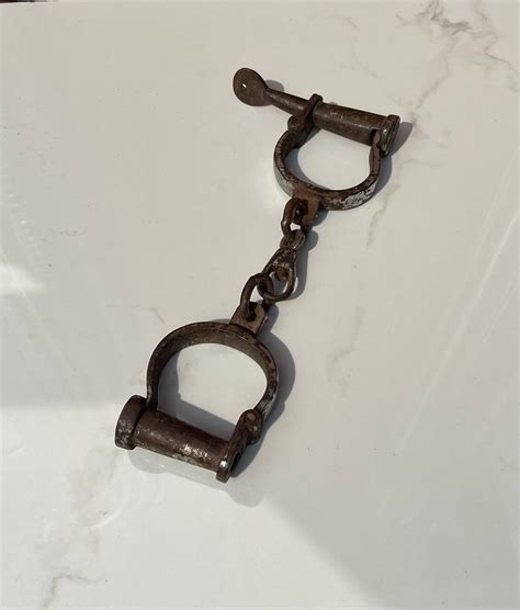 Old Iron Handcuffs Lock – Thesourceindia.net