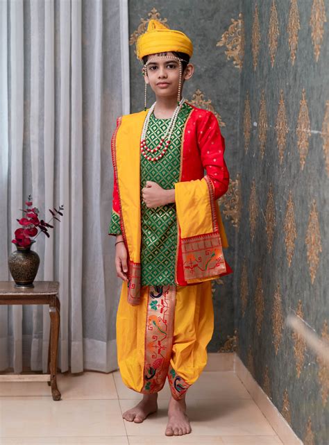 Sunshine Yellow Mysore silk sovale uparane set with intricate Peacock ...