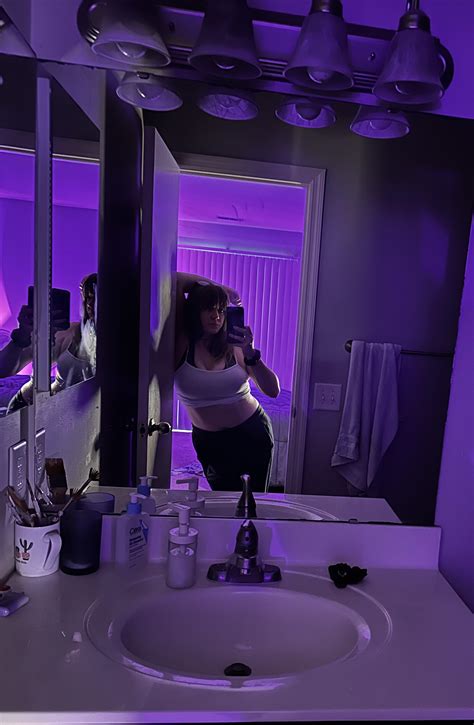 mom bods are superior : r/SelfieOver25