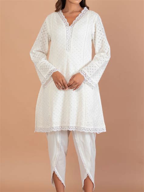 Khamoshi Kurti – Jiraazii