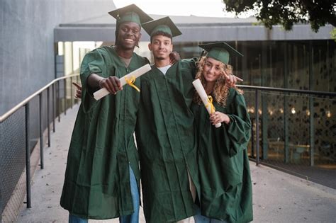 Graduates 的图像结果